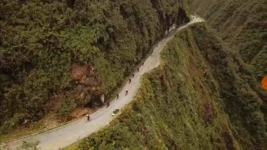 Turismo por el Camino de la Muerte en Bolivia