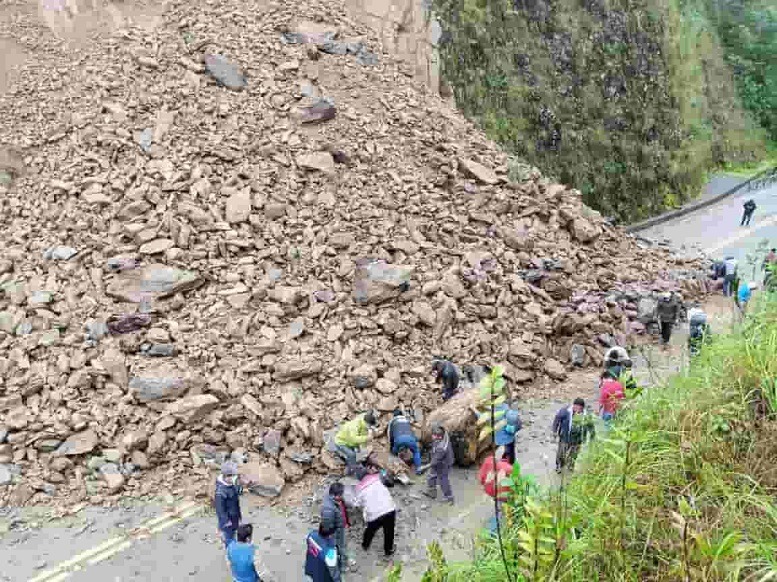 Derrumbe en yungas