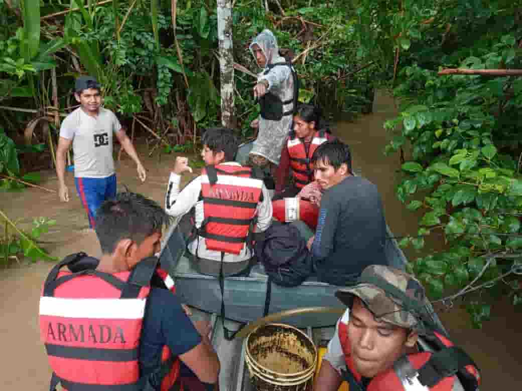 Personas atrapadas por el Río Ichilo