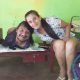 Hombre sin piernas ni brazos cria a sus hijas en Paraguay