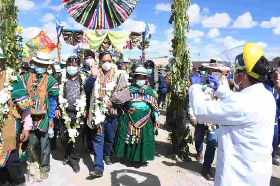 Luis Arce inaugura Coliseo en Oruro