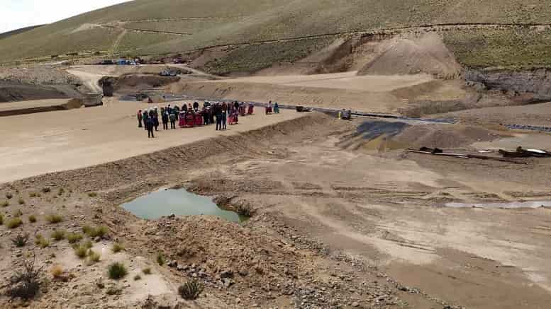 Construcción de represa