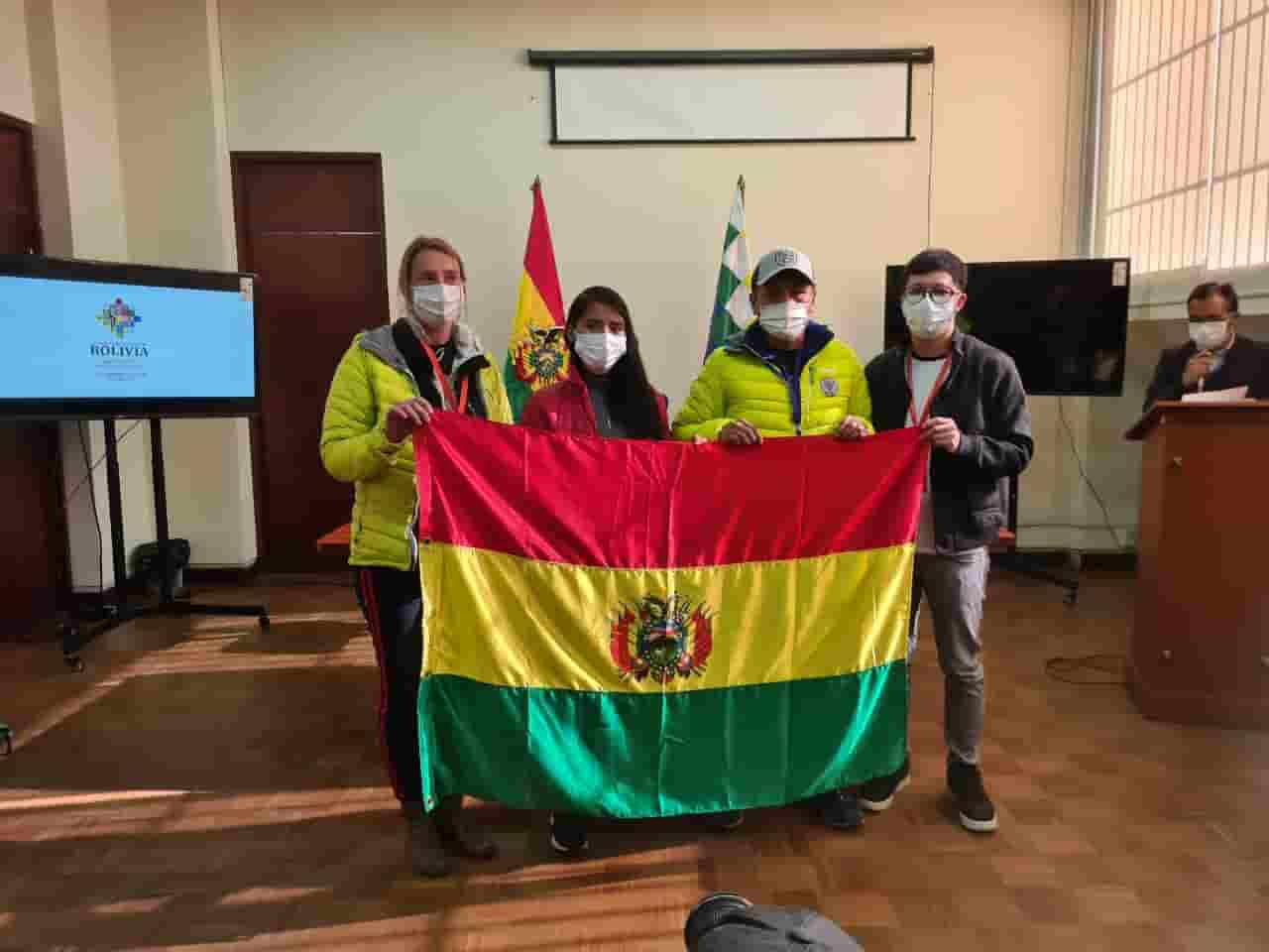 Alpinistas bolivianos Hugo Ayaviri y Anne Bialek