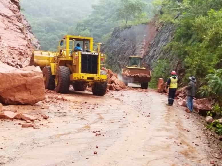 Limpieza de carreteras en Tarija