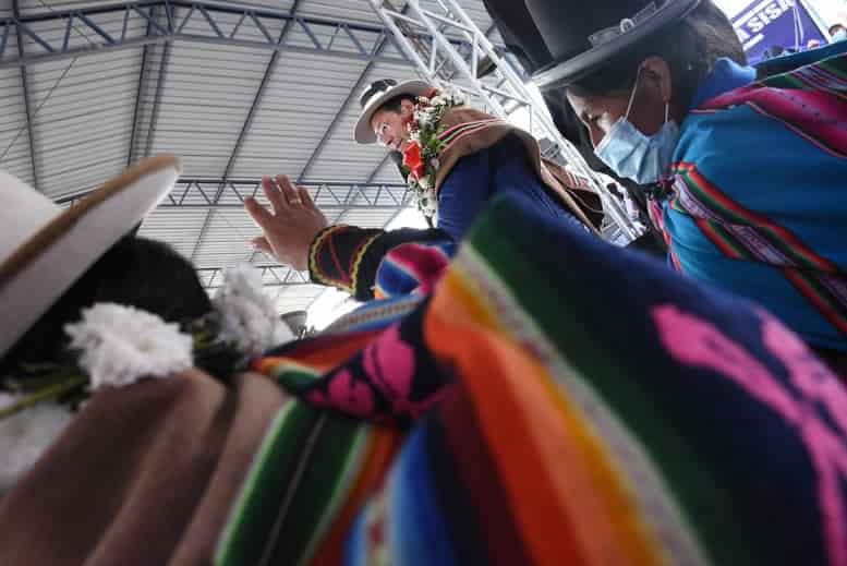 Arce entrega obras en Oruro