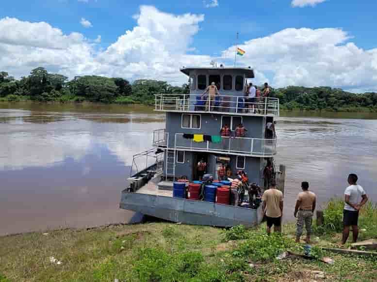Barco hospital en la amazonia