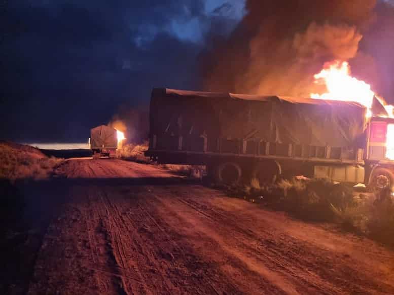 Camiones de contrabando incinerados