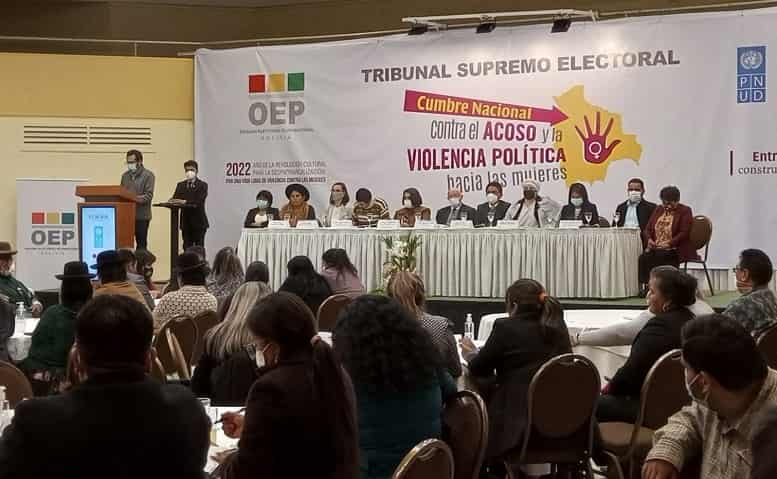 Cumbre contra la Violencia Política hacia la Mujer