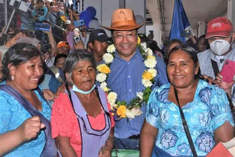 Arce entrega mercado en Yapacaní