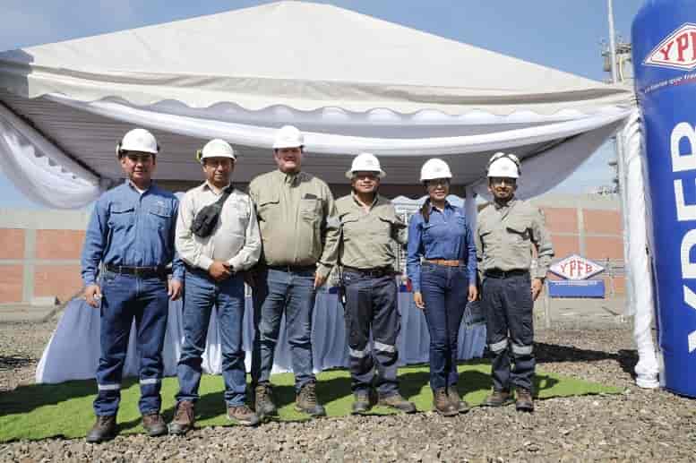 Profesionales bolivianos YPFB