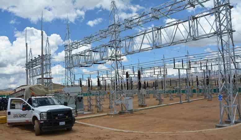 Subestación eléctrica en Huarina