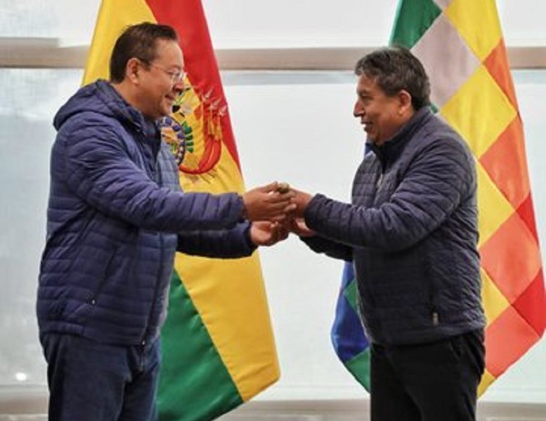 Autoridades bolivianas