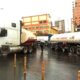 Cisternas bloqueando La Paz