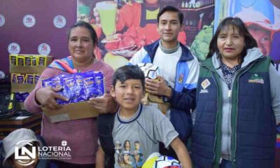Familia recibe insumos