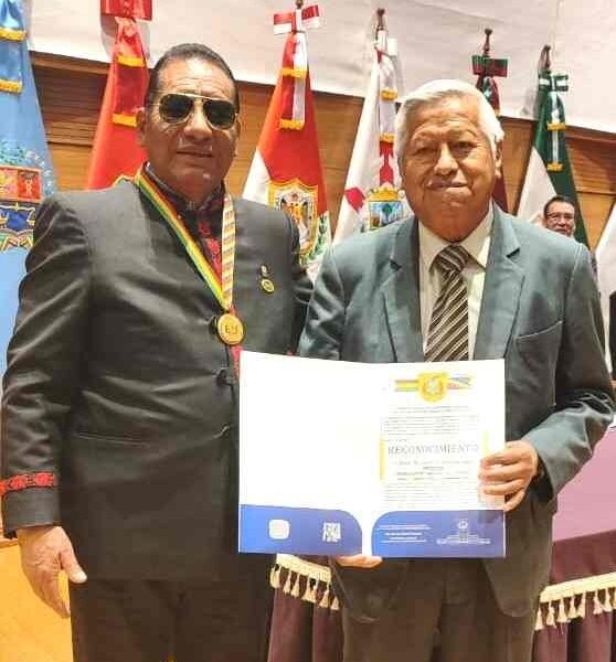 La ALP rinde homenaje al doctor Jorge Juaniquina